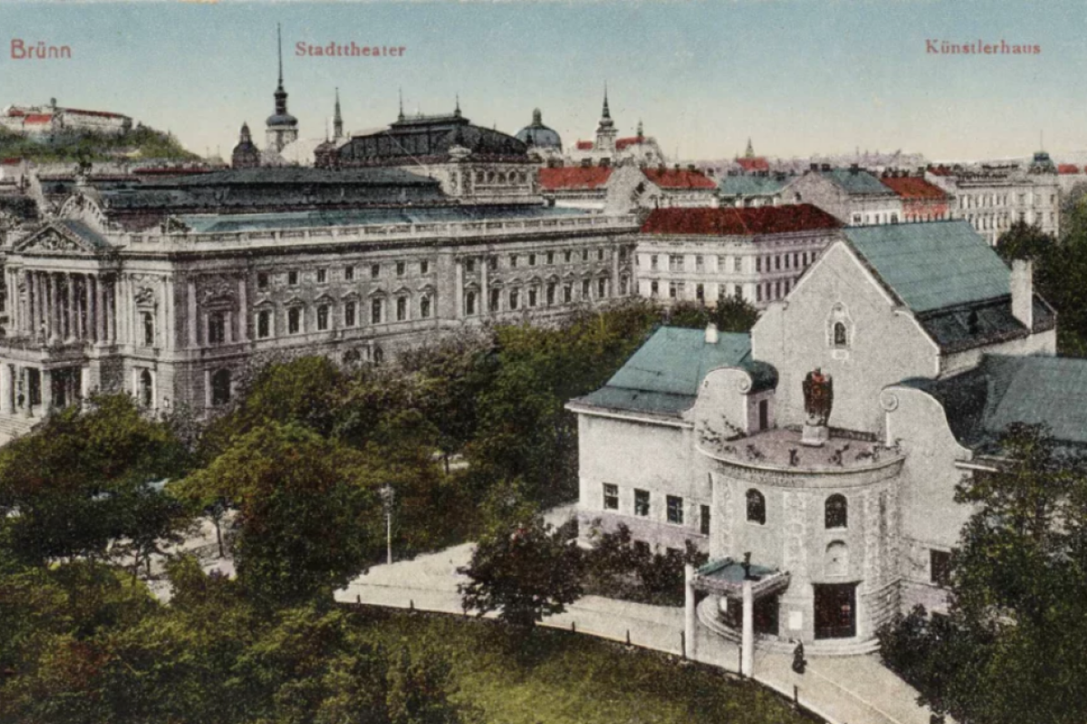 Letní procházka po Domu umění